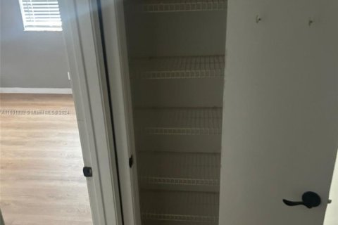 Condominio en venta en Lauderhill, Florida, 2 dormitorios, 94.76 m2 № 2012786 - foto 12