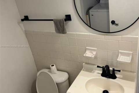 Condominio en venta en Lauderhill, Florida, 2 dormitorios, 94.76 m2 № 2012786 - foto 5