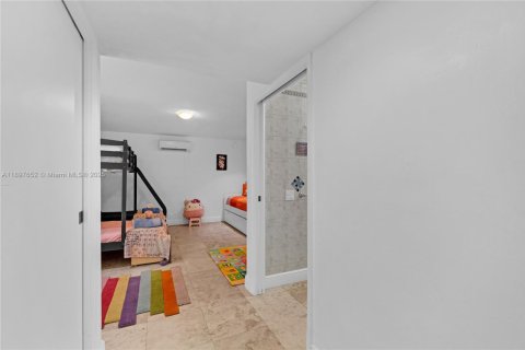 House in Hollywood, Florida 4 bedrooms, 167.6 sq.m. № 1952449 - photo 29