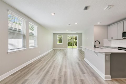 House in Daytona Beach, Florida 4 bedrooms, 219.25 sq.m. № 2391734 - photo 13