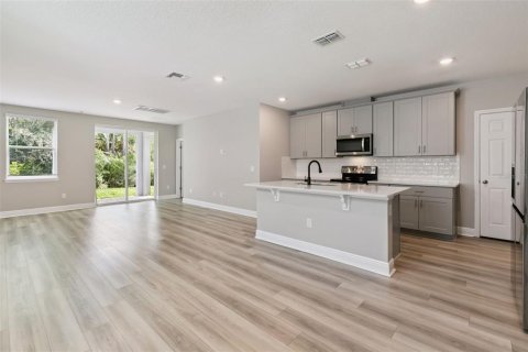 House in Daytona Beach, Florida 4 bedrooms, 219.25 sq.m. № 2391734 - photo 14