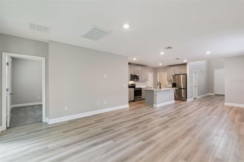 House in Daytona Beach, Florida 4 bedrooms, 219.25 sq.m. № 2391734 - photo 11