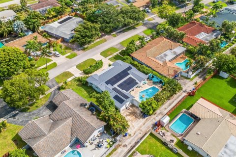 Villa ou maison à vendre à Hollywood, Floride: 4 chambres, 224.92 m2 № 2247436 - photo 4