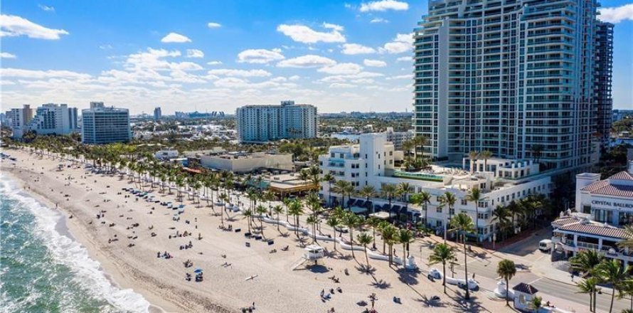 Condominio en Fort Lauderdale, Florida, 3 dormitorios № 2242026