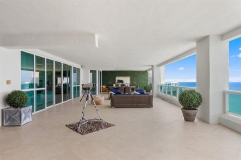 Condominio en venta en Fort Lauderdale, Florida, 3 dormitorios, 298.22 m2 № 2242026 - foto 24