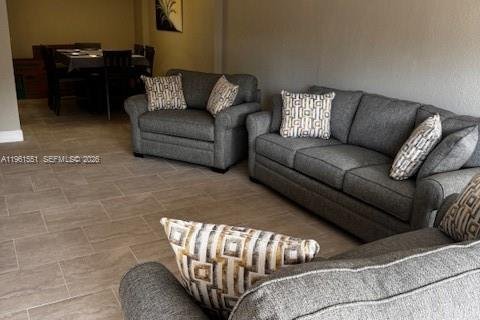 Condominio en alquiler en Miami, Florida, 2 dormitorios, 136.57 m2 № 2080831 - foto 10