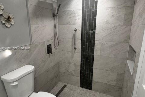 Condominio en alquiler en Miami, Florida, 2 dormitorios, 136.57 m2 № 2080831 - foto 12