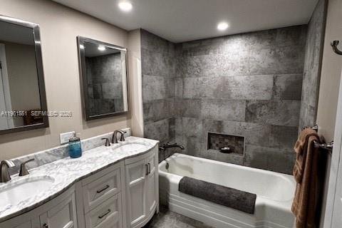 Condominio en alquiler en Miami, Florida, 2 dormitorios, 136.57 m2 № 2080831 - foto 2