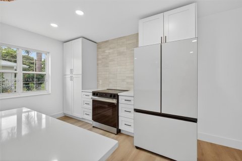 Villa ou maison à vendre à Port St. Lucie, Floride: 4 chambres, 194.07 m2 № 1995756 - photo 19