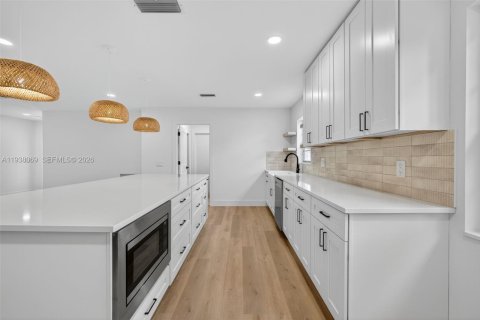 Villa ou maison à vendre à Port St. Lucie, Floride: 4 chambres, 194.07 m2 № 1995756 - photo 21