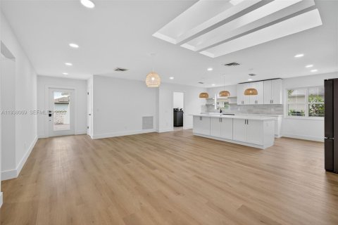 Villa ou maison à vendre à Port St. Lucie, Floride: 4 chambres, 194.07 m2 № 1995756 - photo 10