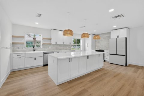 Villa ou maison à vendre à Port St. Lucie, Floride: 4 chambres, 194.07 m2 № 1995756 - photo 16