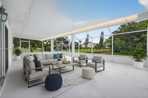 Villa ou maison à vendre à Port St. Lucie, Floride: 4 chambres, 194.07 m2 № 1995756 - photo 3