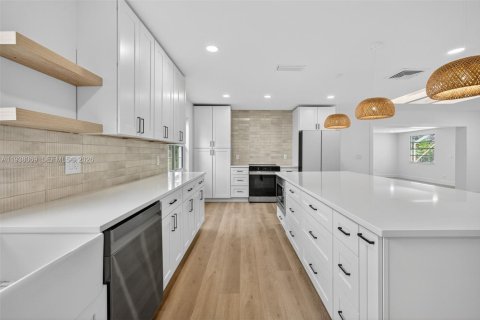 Villa ou maison à vendre à Port St. Lucie, Floride: 4 chambres, 194.07 m2 № 1995756 - photo 18