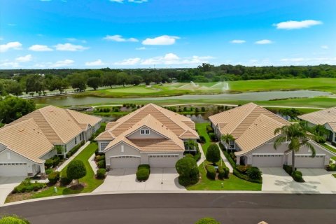 House in Lakewood Ranch, Florida 2 bedrooms, 147.53 sq.m. № 2287985