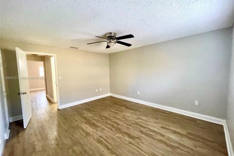 Снять в аренду кондоминиум в Майами, Флорида 2 спальни, 104.98м2, № 1933220 - фото 11