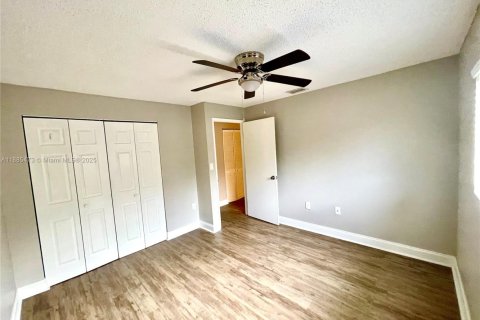 Снять в аренду кондоминиум в Майами, Флорида 2 спальни, 104.98м2, № 1933220 - фото 15