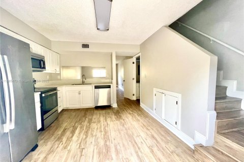 Снять в аренду кондоминиум в Майами, Флорида 2 спальни, 104.98м2, № 1933220 - фото 8