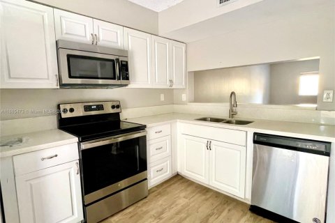 Снять в аренду кондоминиум в Майами, Флорида 2 спальни, 104.98м2, № 1933220 - фото 5