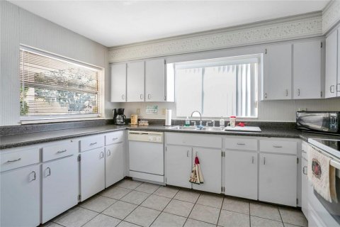 Condo in Seminole, Florida, 2 bedrooms  № 1523222 - photo 30
