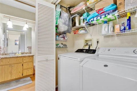 Condo in Seminole, Florida, 2 bedrooms  № 1523222 - photo 19