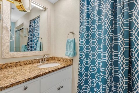 Condo in Seminole, Florida, 2 bedrooms  № 1523222 - photo 12