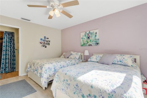 Condo in Seminole, Florida, 2 bedrooms  № 1523222 - photo 10