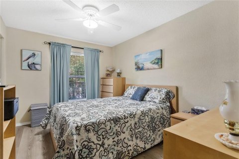 Condo in Seminole, Florida, 2 bedrooms  № 1523222 - photo 16