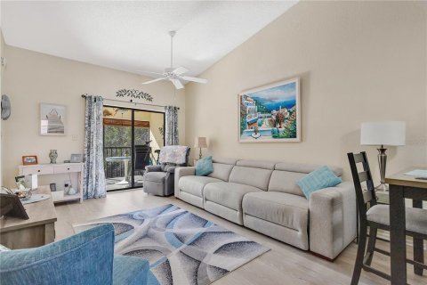 Condo in Seminole, Florida, 2 bedrooms  № 1523222 - photo 4