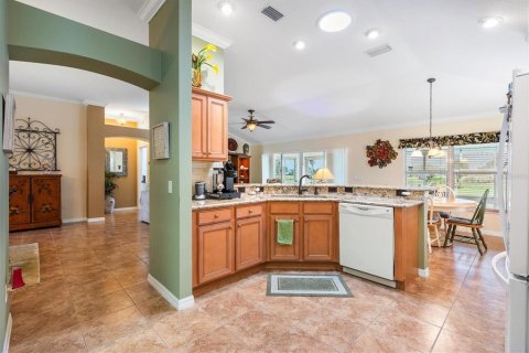 House in The Villages, Florida 3 bedrooms, 185.8 sq.m. № 2231198 - photo 20