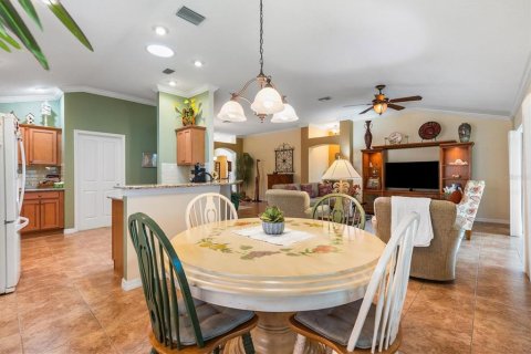 House in The Villages, Florida 3 bedrooms, 185.8 sq.m. № 2231198 - photo 22