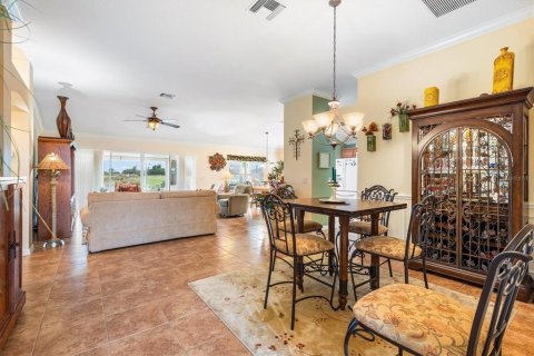 House in The Villages, Florida 3 bedrooms, 185.8 sq.m. № 2231198 - photo 11