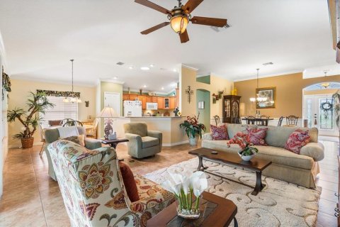 House in The Villages, Florida 3 bedrooms, 185.8 sq.m. № 2231198 - photo 17