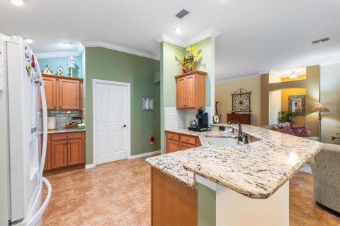House in The Villages, Florida 3 bedrooms, 185.8 sq.m. № 2231198 - photo 21