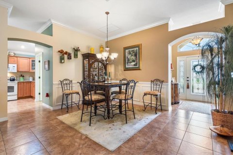 House in The Villages, Florida 3 bedrooms, 185.8 sq.m. № 2231198 - photo 12