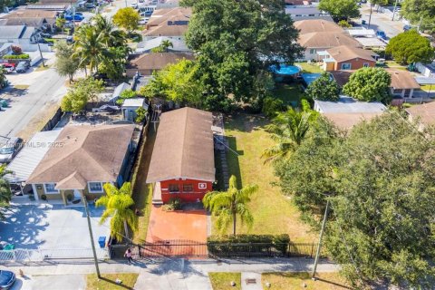 Casa en venta en Miami, Florida, 4 dormitorios, 107.58 m2 № 1970988 - foto 22