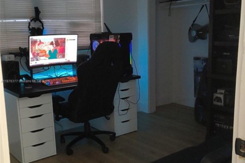 Casa en venta en Fort Lauderdale, Florida, 3 dormitorios, 98.38 m2 № 1978232 - foto 9