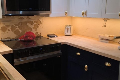 Casa en venta en Fort Lauderdale, Florida, 3 dormitorios, 98.38 m2 № 1978232 - foto 10