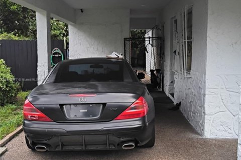 Casa en venta en Fort Lauderdale, Florida, 3 dormitorios, 98.38 m2 № 1978232 - foto 8