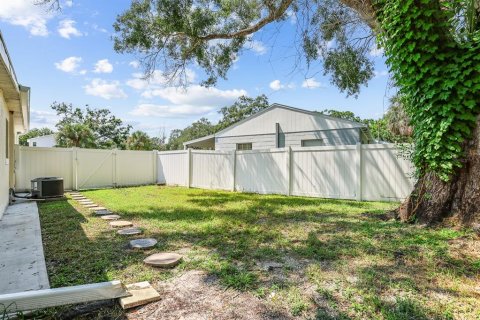 Villa ou maison à louer à Tampa, Floride: 3 chambres, 130.43 m2 № 2339714 - photo 25
