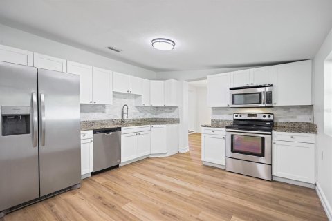 Villa ou maison à louer à Tampa, Floride: 3 chambres, 130.43 m2 № 2339714 - photo 9