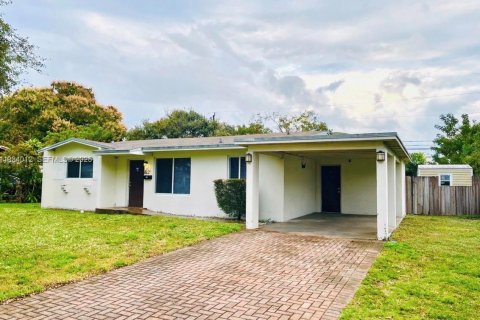 Casa en venta en Fort Lauderdale, Florida, 3 dormitorios, 115.01 m2 № 1992386 - foto 2