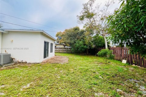 Casa en venta en Fort Lauderdale, Florida, 3 dormitorios, 115.01 m2 № 1992386 - foto 22