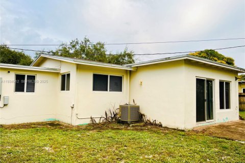 Casa en venta en Fort Lauderdale, Florida, 3 dormitorios, 115.01 m2 № 1992386 - foto 21
