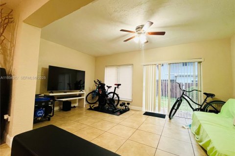 Casa en venta en Fort Lauderdale, Florida, 3 dormitorios, 115.01 m2 № 1992386 - foto 15