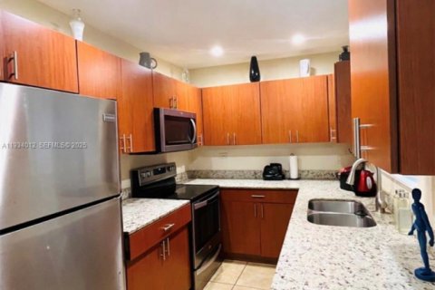 Casa en venta en Fort Lauderdale, Florida, 3 dormitorios, 115.01 m2 № 1992386 - foto 4