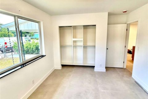 House in Miami, Florida 2 bedrooms, 69.68 sq.m. № 1921557 - photo 4