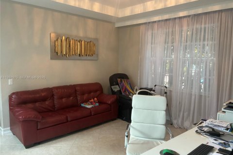 Villa ou maison à vendre à Parkland, Floride: 6 chambres, 353.96 m2 № 2021923 - photo 19