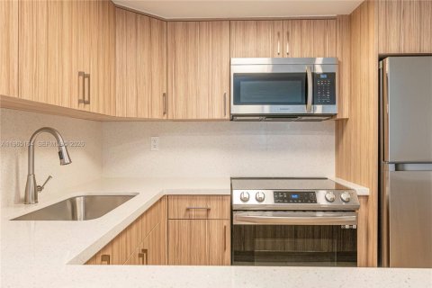 Condominio en alquiler en Miami, Florida, 2 dormitorios, 82.96 m2 № 2026485 - foto 4