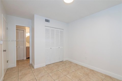 Condominio en alquiler en Miami, Florida, 2 dormitorios, 82.96 m2 № 2026485 - foto 13